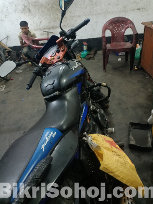 Pulsar 150 black